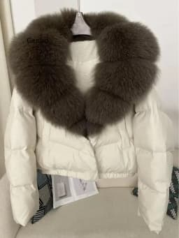 2025 New Women's Short Puffer Jacket Oversized Faux Fox Fur Collar Fashion Warm Stylish Winter Outerwear