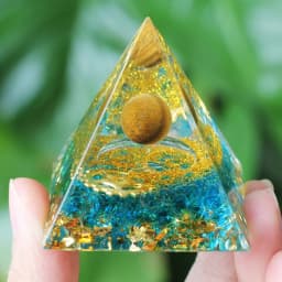 Natural stone amethyst crystalEnergy Generator Orgone Pyramid for E-Energy Protection Healing meditation orgonite crystal chakra