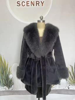 Luxury High Quality New Large Fur Collar Fur Coat Belt Slim Jacket Women Winter Warm Eco-Friendly Mink Fox Fur Coat Premium Tops