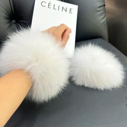 Women's Real Fox Fur Cuff Arm Warmer Lady Bracelet High-Quality Wristband Glove Fashionable Fox Fur Cuffs for Stylish Warmth