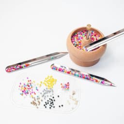 Beading Spoon and Washable Silicone Non-Slip Cushion Bead Picker and Slip-Resistant Mat for Storage Organization 2Piece
