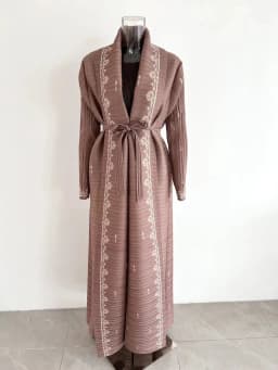 Miyake Pleated 2024 New Folded Collar Long Sleeved Retro Printed Dress Belt for Women Dubai Designer Original Fashion Loose Coat