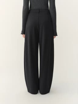 FSLE 2026 Fall Winter Women's Chic Versatile Gray Pleated Barrel Leg Dress Pants with Flowy Fit - Flattering for Daily Wear