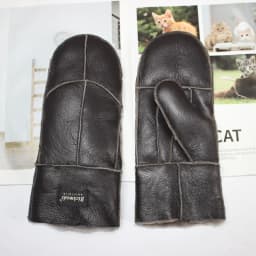 New sheepskin men's fur gloves with thicker wool lining and winter fashion windproof and cold-proof warm gloves