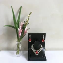 1:6 Doll Mini Jewelry Earring Necklace Set (including Display Rack) Model for Doll Decorative Toys, Doll Gift Accessories