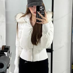 Winter Cold Coat Warm Cropped Jackets Women Fur Hooded Quilted Jacket Parka Streetwear Windproof Coat Cotton Padded Jacket Trend