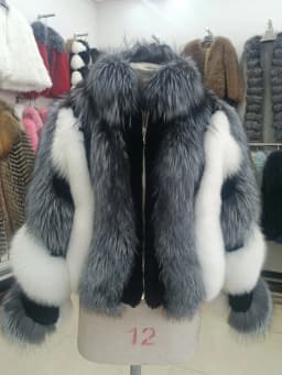 Luxury Genuine Silver Fox Fur Jacket Real Natural Coat Full Sleeves Winter Plush Red Outerwear for Fashionable Cold Weather