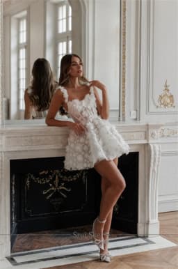 Customized 3D Lace Exquisite Spaghetti Straps Mini Wedding Dress Short Stunning Bridal Dress for a Unique and Trendy Style