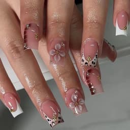 24Pcs French Short Square White Reusable False Nail Tips with Rhinestone Star Chain Nude Pink Acrylic Lovely Nails Fashion Set
