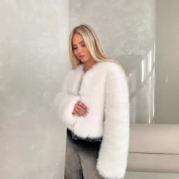 Women Faux Fur Coats Solid Short Jackets Long Sleeve Round Neck Open Stitch Thick Straight Fit Elegant Casual 2026 Autumn Winter