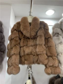 Women's Short Real Fox Fur Winter Jacket Thick Warm Natural Coat Fashion Outerwear for Cold Weather