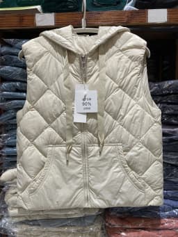 Women 90% White Duck Down Vest Soft Matte fabric Ultra Light Vest Portable Sleeveless Jacket Autumn Winter Coat High quality