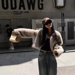 Faux Fox Fur Women Coats Solid Short Jackets Long Sleeve Round Neck Open Stitch Thick Slim Fit Elegant Casual 2026 Autumn Winter