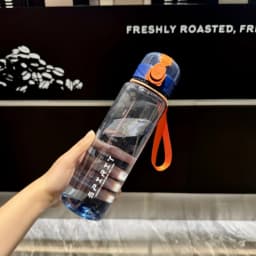 700ML Sports Water Bottle Scale Marked Drop Resistant Drink Cup For Sport Outdoor Plastic Drink Bottle Large Capacity Leakproof