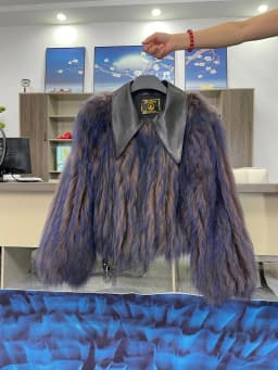 2026 Winter New Fur Strip Sewed Together Short Style Thin Raccoon Fur Fox Fur Coat Young Women's Coat