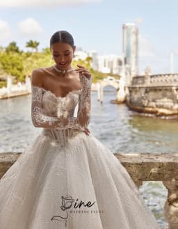 Oine Bohemian Off Shoulder A Line Lace Appliques Wedding Dress Long Sleeves Exquisite Vestidos De Novia Sweep Train Customized