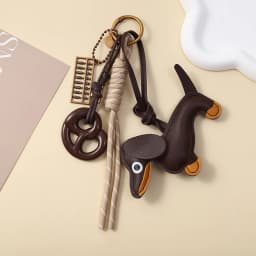 Classic Cute Leather Chocolate Cat Keychain Pendant Lovely Car Key Ring Bag Charm Phone Pendant Trinket Key Ring Accessories
