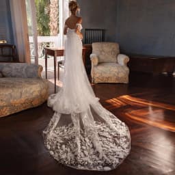 Customized Handmade Flowers and Sequined Bridal Gowns Charming Strapless Mermaid Wedding Dress Elegant Organza Robe de mariée