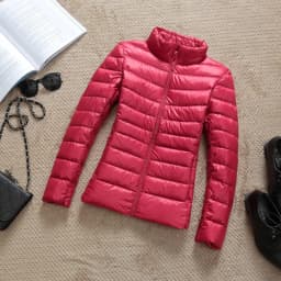 90% Ultra-light Thin Down Jacket Women 2025 Autumn Winter Slim Short Hooded Warm White Duck Down Coat Women Outerwear