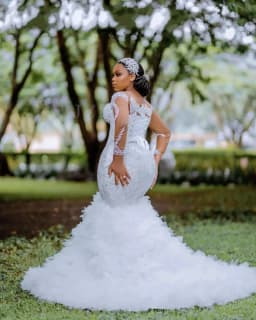 High Quality Pearls Beads African Wedding Dresses Luxury Mermaid Illusion Sleeve Ruffles Train Bridal Gown Customized