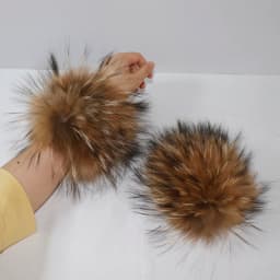 Women's Real Fox Fur Cuff Arm Warmer Lady Bracelet High-Quality Wristband Glove Fashionable Fox Fur Cuffs for Stylish Warmth