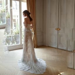 LSYX Strapless Lace Illuison Corset Wedding Dresses Ruffled Peplum Waist Sheer Gloves Mermaid Silhouette Long Train Bridal Gown