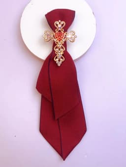 A Handcrafted, Noble and Elegant Women's Bow Tie in a Business and Campus Style, Suitable for Daily Fashion Wear, Business Gatherings, Event Performances, Program Hosting, Cosplay, Etc