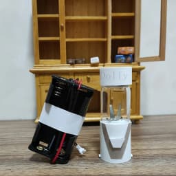 DollHouse Mini Power-driven Delicate Juicer Model Kitchen Accessories for True Cooking Furniture Decoration Children Gifts