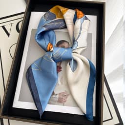 Vintage Chain Print Satin Square Scarf Soft Lightweight Women’s Fashion Accessory for Hair Neck Shawl Elegant Hair Scarf