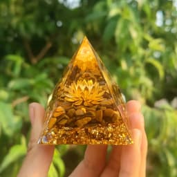 1PC White Lotus Flower Opal Orgone Pyramid Decorative Home Piece Life Flower Design Energy Pyramid for Interior Decoration