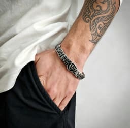 Stainless Steel Bangle for men Vintage Viking Rune Amulet Bracelet Jewelry Scandinavian Punk Hip Hop Wrist Gift for Girls
