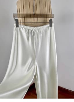 Minimalist and laid-back acetate satin straight-leg casual pants for women! Comfortable air pants, wide-leg pants, floor-length