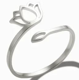 Wholesale High End Waterproof Three-dimensional M Letter Hollow Stainless Steel Finger Ring Trendy for Women Personalize Jewelry