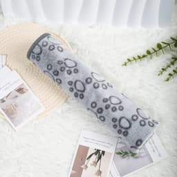 Soft Fluffy High Quality Pet Blanket Flannel Dog Sleep Blanket Paw Print Pattern Hamster Mat Warm Comfortable Cat Dog Blankets