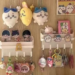 Wall-Mounted Keychain Display Holder Small Grain Storage Box Hook Rack No-Punching Needed Organizer for Home Jewelry Storage