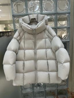 Luxury Oversize thickened warm down jacket for women 2026 Winter High quality Long sleeve puffer coat Black Red INKEO DJ728