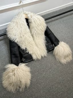 2024 New Winter Warm Mongolia Sheep Fur Collar Faux Leather Jacket Women Warm Suede Lamb Loose Fit Pu Leather Short Casual Coat