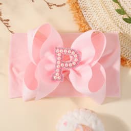 26 Letters Pink Big Bows Pearl Headbands for Baby Girls 5.98'' Wide Nylon Knotted Soft Elastic Hair Bands Wraps Headwear 1PCS