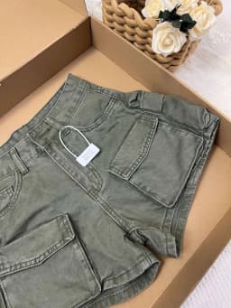 American Retro Multi Pocket Denim Shorts 2026 Summer New Casual Fashionable Women's Workwear Style Military Green Shorts
