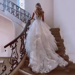 Customized Boho Tulle Wedding Dresses A Line Sleeveless Tiered Lace Appliques Bridal Gown Dress Floor Length Wedding Gowns