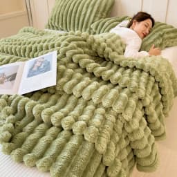 Thick Warm Wide Striped Flannel Blanket Solid Color Soft Fluffy Plush Throws for Sofa Bed Office Travel Multifunctional Blanket