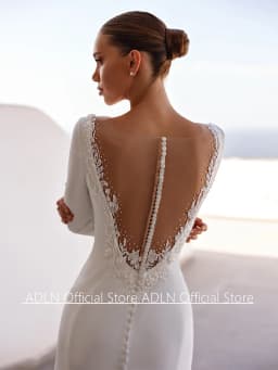 Ivory Mermaid Wedding Dress Customized Boat Neck Long Sleeves Illusion Back Buttons Sequined Applique Bridal Gown Court Train