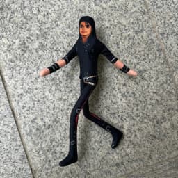 Michael Jackson Collectible Doll with 6 Classic Stage Outfits King of Pop Figure MJ Fan Gift Desktop Home Decor Ornament