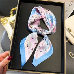 2024 Luxury Floral Print 70cm Square Silk Scarf Women Designer Scarves Bandana Foulard Shawl Hijab Echarpe Hairband Tie Ribbon