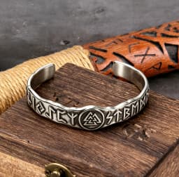 Stainless Steel Bangle for men Vintage Viking Rune Amulet Bracelet Jewelry Scandinavian Punk Hip Hop Wrist Gift for Girls