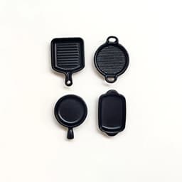 4Pcs 1/12 Dollhouse Miniature Accessories Mini Alloy Small Steak Dish Model Simulation Plate Toys for Doll House Decoration