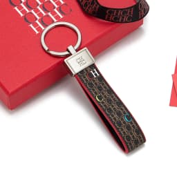 CH Monogram Print Leather Keychain Two Tone Red Edge Car Key Holder Unisex Fashion Bag Charm Luxury Accessory Pendant Keyring
