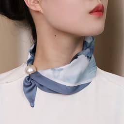 New Summer Pearl Decoration Magnetic Buckle Silk Scarf Versatile Neck Protection Fashionable High End Matching Shirt Scarf Lady