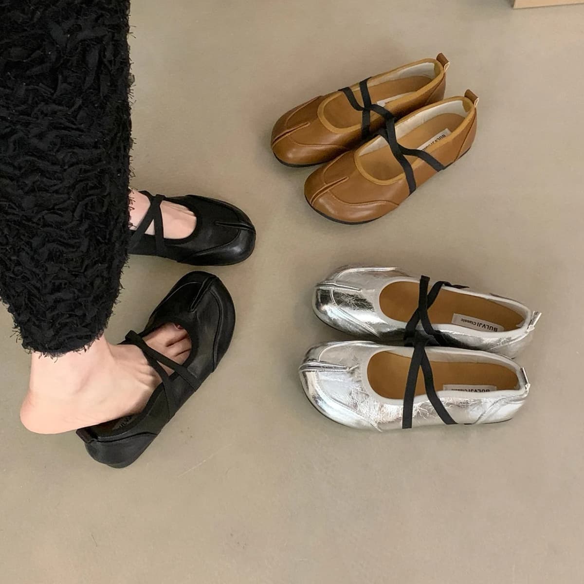 Bailamos Women Flat Women's Square Toe Retro Single Shoes One Word Buckle Shallow Mouth Mary Jane Shoes Split Toe Shoes Sandals