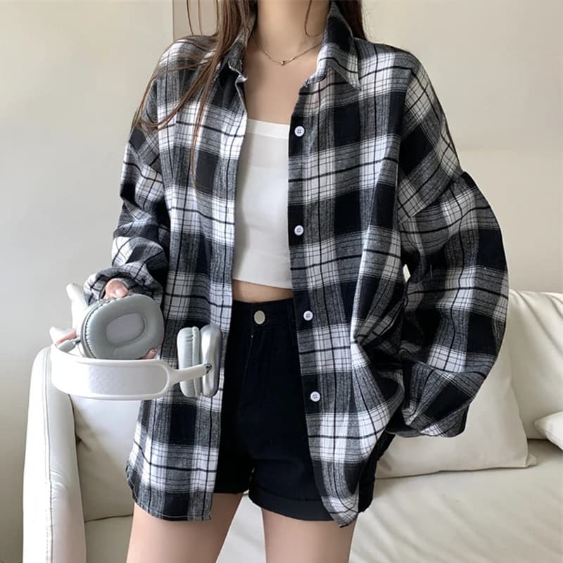 Black Flannel Shirt for Women Long Sleeve Collared Button-Up Tartan Plaid Shirt Jacket Teen-girl Casual Everyday Outfit